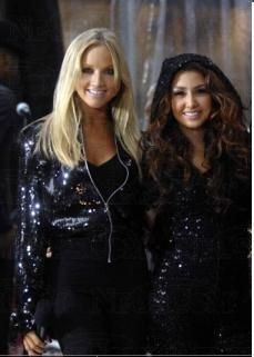 iarasi eu si ally.... :rotfl:  :rotfl:  :zzz:  :nod: poze cu paola